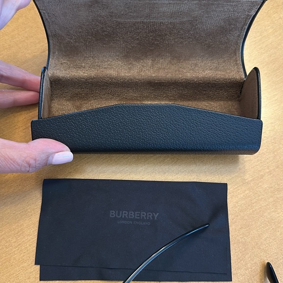 Burberry women’s sunglasses 61 x 16, 140, made in Italy; B 4290 3001/87 - Picture 4 of 7